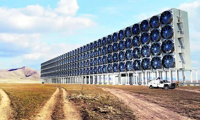 Der Plan von Carbon Engineering: mit riesigen Ventilatoren Luft ansaugen, CO2 herausfiltern und daraus Rohöl gewinnen. Funktioniert derzeit aber nur unter Laborbedingungen