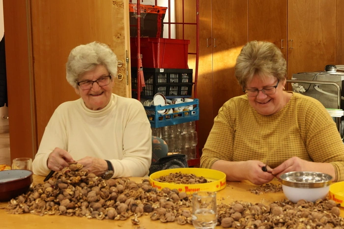 Mit Freude bei der Arbeit: Theresia Pachler (links) und Gerit Weiß (rechts)