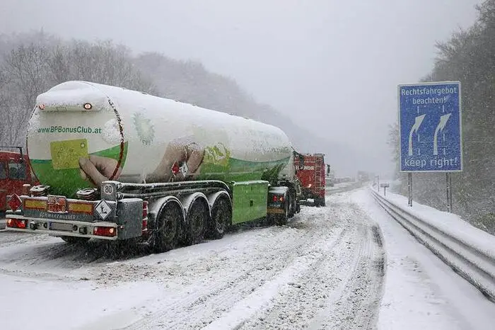 Erst Donnerstag in der Früh ist die Autobahn wieder in beide Fahrtrichtungen freigegeben worden. 