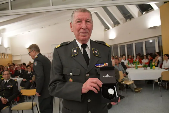 Werner Klar quittierte nun nach 56 Jahren den Dienst beim Roten Kreuz. Er hatte in diesen Jahrzehnten verschiedenste Funktionen bis zum Bezirksstellenleiter inne.