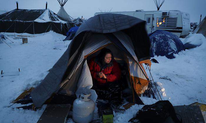 Bei Eiseskälte harrten die Teilnehmer des Protestcamps in North Dakota aus