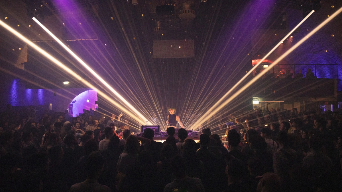 Spektakuläres Line-up: Zoe McPherson im Dom im Berg, im Tunnel gab es spätnachts  noch Kode9