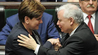 Polens Permierministerin Beata Szydlo und der Mastermind ihrer Partei, Jaroslaw Kaczinsky