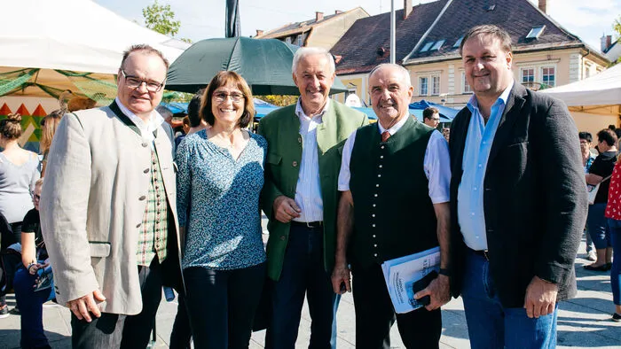 Die Kärntner Jägerschaft, die Fischervereine Edling „Zander“ und Neudenstein, der Bienenzuchtverein und die Bezirkshauptmannschaft Völkermarkt präsentierten ihre zum Großteil ehrenamtliche Tätigkeit unter dem Motto „Gemeindebürger treffen Jagd, Forst, Fischerei &amp; Imkerei“.