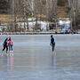 Am Montag war Eislaufen bis 12 Uhr am Längsee möglich