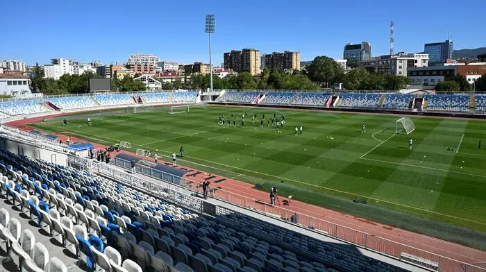 Ein Überblick über das Stadion in Pristina