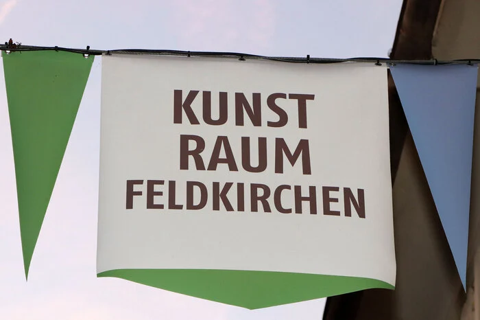 Die Ausstellung dauert bis Samstag, 30. Oktober. Öffnungszeiten:Montag & Sonntag: geschlossenDienstag: 10:00 - 14:00 UhrMittwoch: 13:00 - 18:00 UhrDonnerstag: 10:00 - 14:00 UhrFreitag: 13:00 - 18:00 Uhr Samstag: 09:00 - 12:00 UhrWEB-Info: www.kunstraum-feldkirchen.at