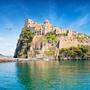 Das Castello Aragonese thront auf einer kleinen Felsinsel im Osten Ischias