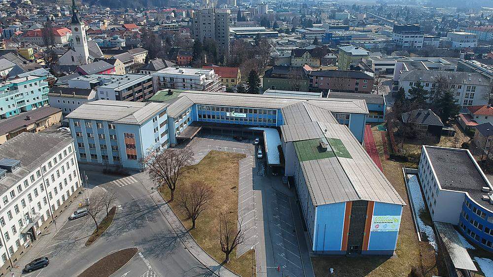 Das „Fritz-Strobl-Schulzentrum“ in Spittal wird in den nächsten zwei Jahren generalsaniert