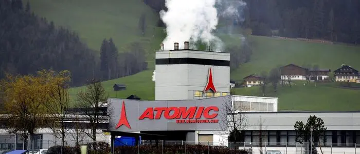 Das Werksgebäude des Salzburger Ski-Produzenten Atomic Austria in Altenmarkt/Pongau