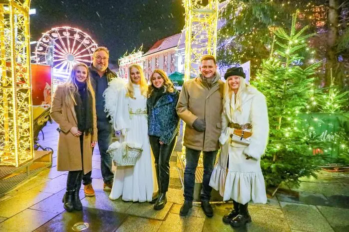 Feierlich eröffnet wurde der diesjährige Christkindlmarkt von Bürgermeister Kurt Wallner.