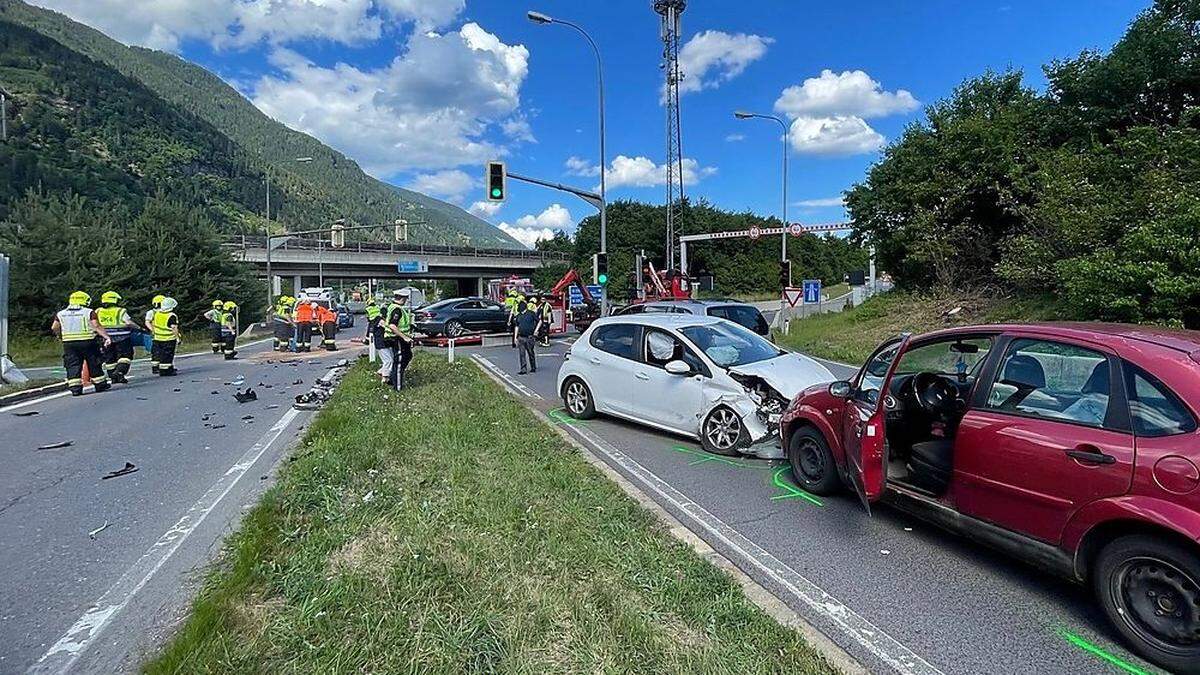 Auch mehrere Feuerwehren wurden alarmiert 