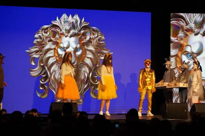 Für die Masken der Schauspieler war die Bodypainterin Natascha Zenig verantwortlich. 