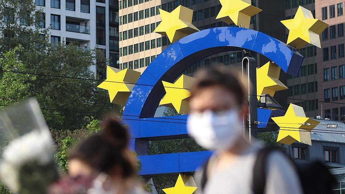 Die Europäische Zentralbank will sich trotz Rekordhoch bei Inflation Zeit für Analyse nehmen