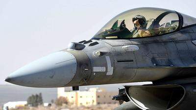 Ägyptische Kampfflieger bombardieren IS-Stellungen, Sujetbild