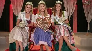 Narzissenkönigin 2019 Sabrina mit ihren Prinzessinnen Romana (l.) und Veronika