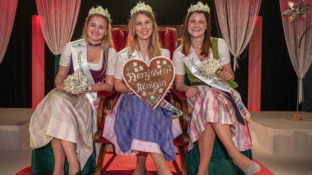Narzissenkönigin 2019 Sabrina mit ihren Prinzessinnen Romana (l.) und Veronika
