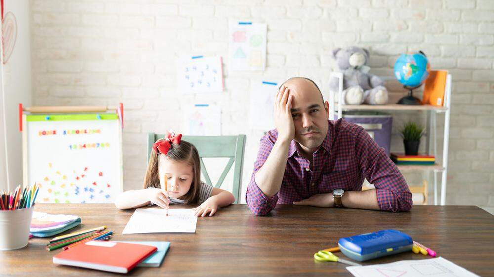 Schulschließungen und Homeschooling bedeuten für einen Großteil der Eltern Stress