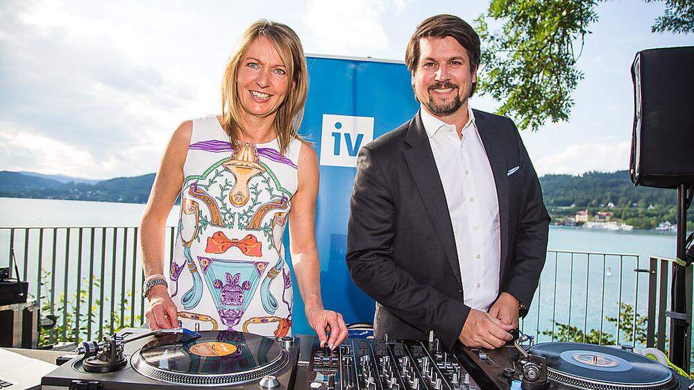 IV-Geschäftsführerin Claudia Mischensky und IV-Präsident Christoph Kulterer hatten zum Sommerempfang geladen 