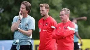 Lars Kornetka (Mitte) ist neuer Braunschweig-Trainer