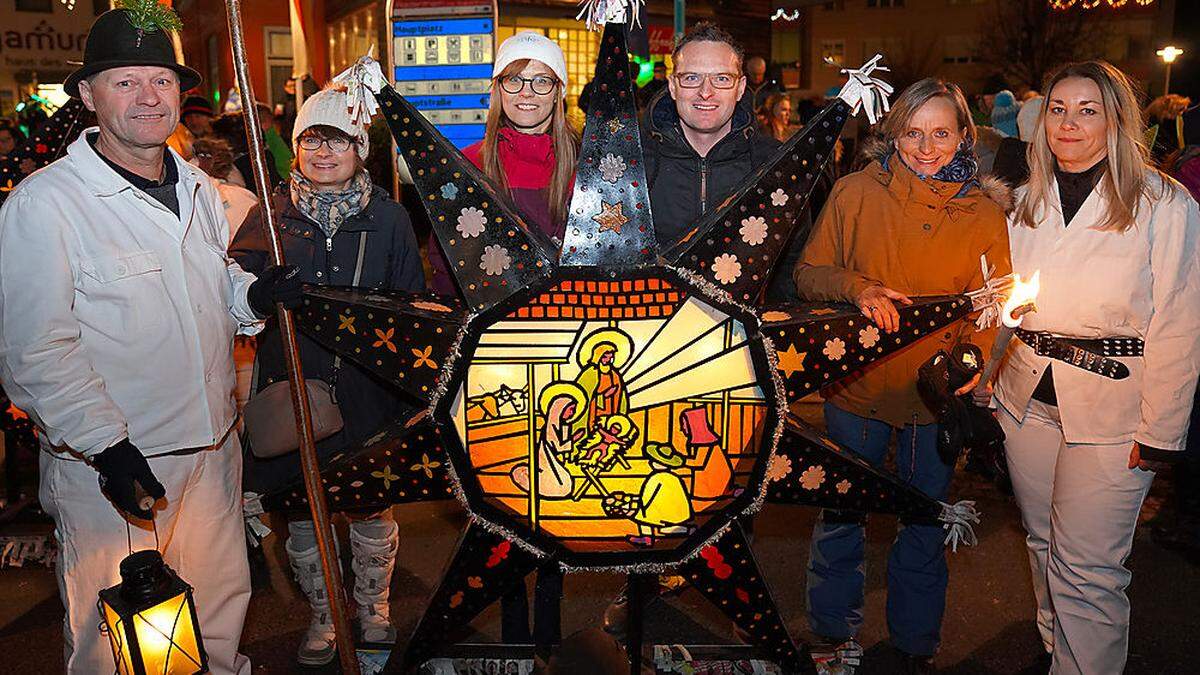 Anton Eder, Birgit Karasin, Martina Olsacher, Michael Maier, Melanie Golob und Melanie Stiegler beim Glöcklerlauf