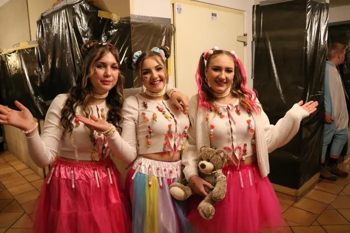 Einer der Höhepunkte des Abends dürfte wohl die Krönung der schönsten Masken und Kostüme gewesen sein. In der Kategorie „Einzelmaske“ zog Franz Pöckelhofer als Pumuckl alle Blicke auf sich. 