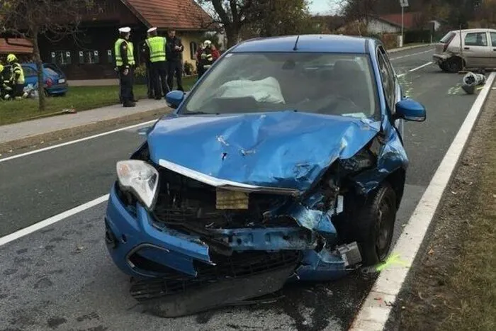 11: Bei einem Verkehrsunfall in Rassach wurden gleich sechs Personen, darunter auch Kinder, verletzt