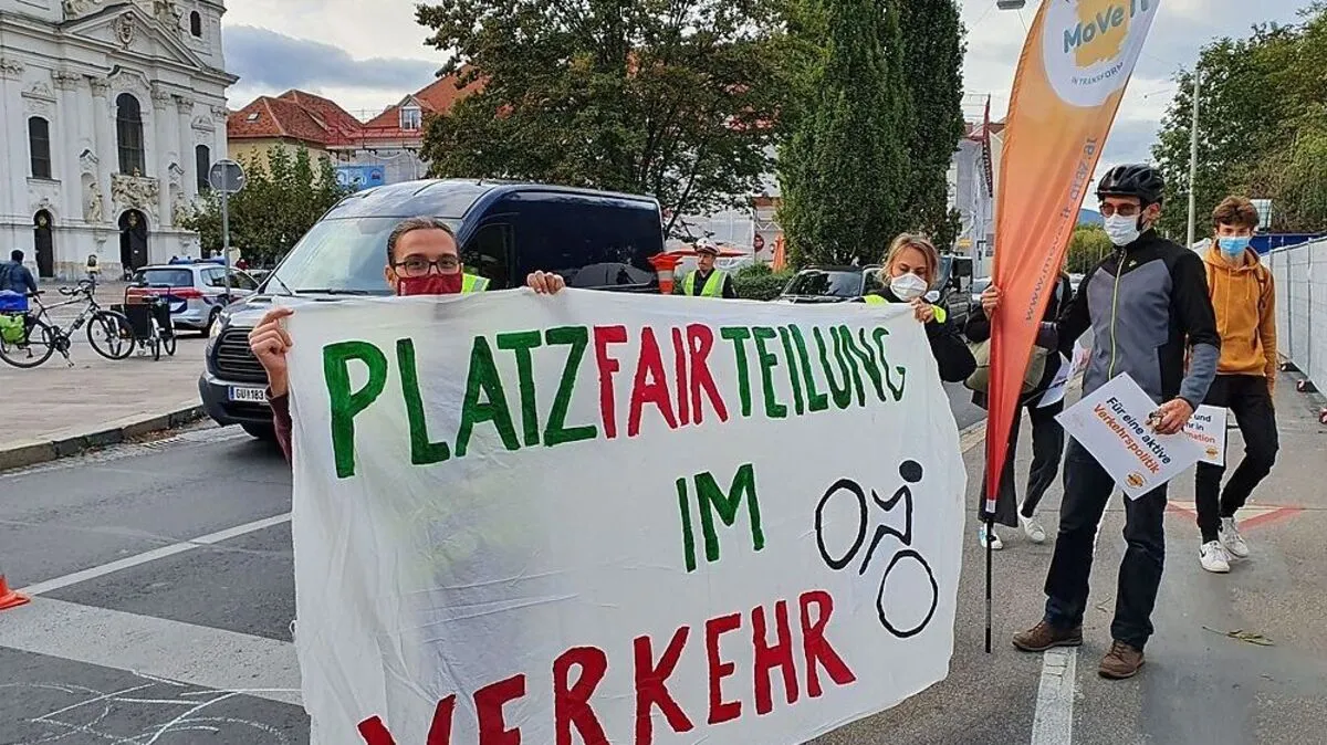 Aktivisten von Move It forden eine faire Platzverteilung im Straßenraum