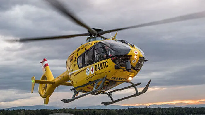 Ein 51-jähriger Motorradlenker geriet auf der Packer Straße aus bisher ungeklärter Ursache ins Schleudern und prallte gegen eine Leitschiene. Er erlitt schwere Verletzungen.