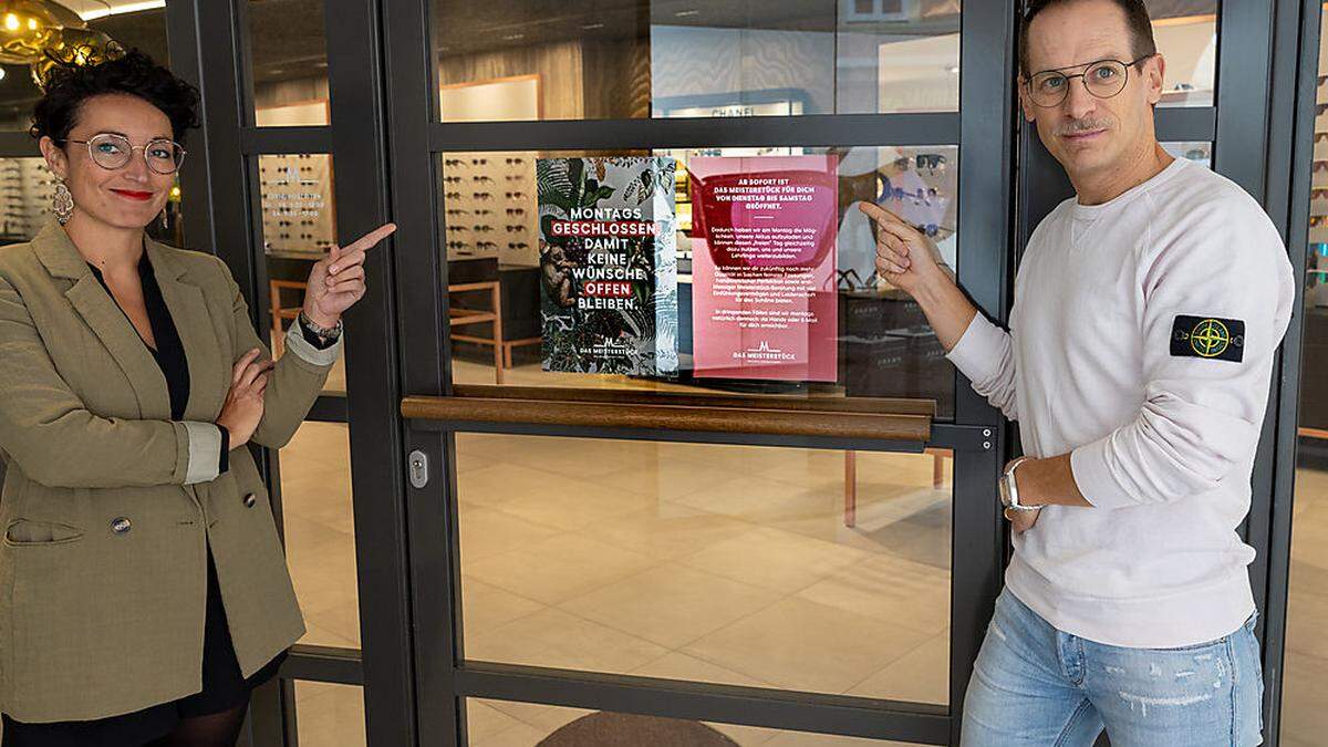 Petra und Dirk Roissl haben ihr Augenoptik-Geschäft in Klagenfurt jetzt montags geschlossen 