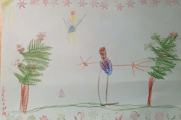 Selinas Zeichnung zeigt ihren Papa, der gerade bei einem Waldspaziergang das Christkind entdeckt hat.
