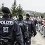 450 Polizisten waren heuer in Bleiburg anwesend. Allein 12.000 Euro kostete der dreistündige Einsatz des Polizeihubschraubers 