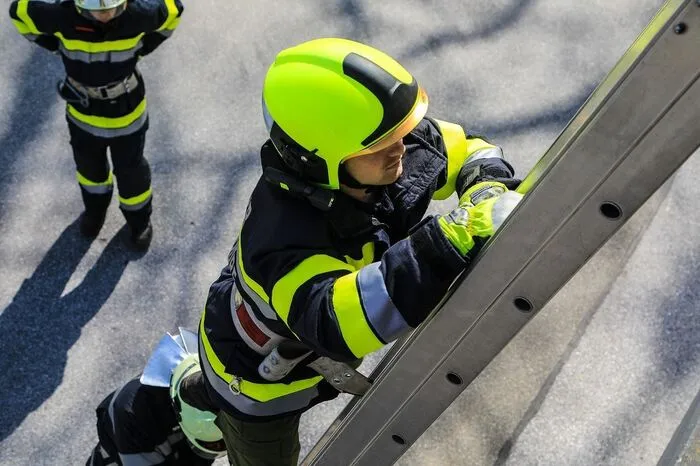 Durch die gute Vorbereitung durch den Bereichsausbildungsbeauftragten Boris Kucera und seinem Team haben alle 22 Mann die Grundausbildung bestanden.