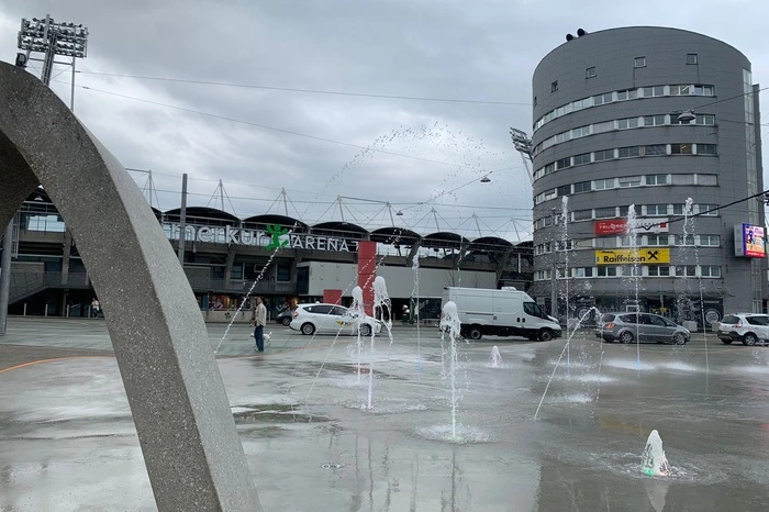 Bei Fußballspielen wird der neue Platz auch als erweiterter Stadionvorplatz dienen.