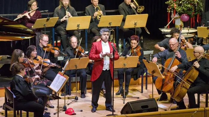 Mit bekannten Operettenmelodien und viel Charme verabschiedete das Kammerorchester Accento das alte Jahr. 