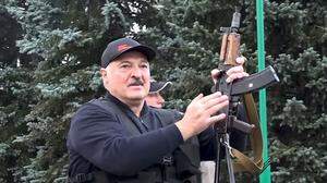 Lukaschenko gab sich nach Beginn der Proteste martialisch (2020)