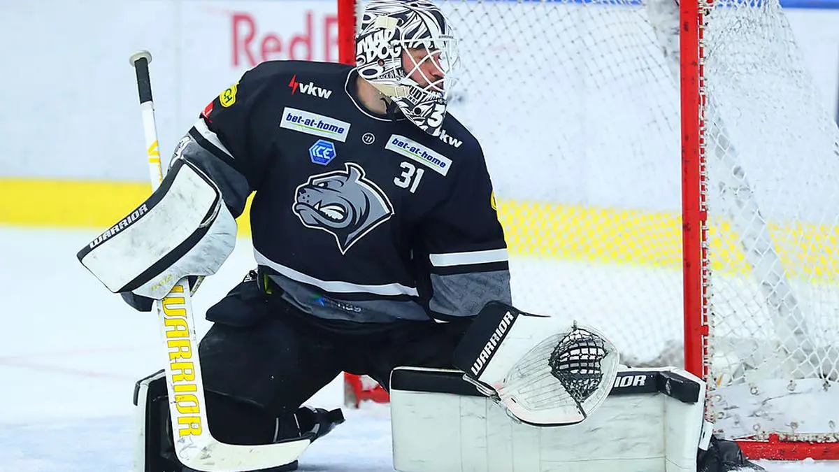 Dornbirn-Goalie David Madlener könnte für die Rotjacken eine Option als Dahm-Ersatz sein	 