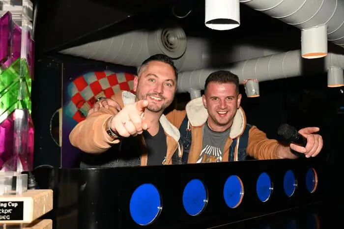 In der Disco heizte das „MK DJ- Team“ musikalisch ein. 