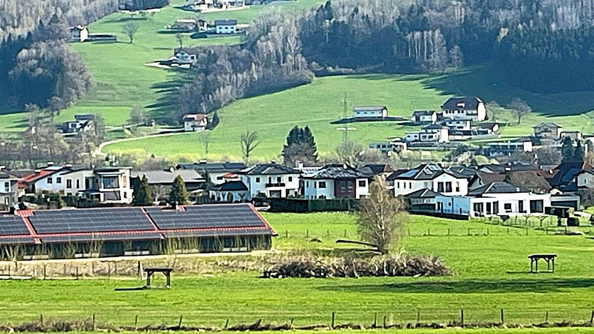 Streitfall: Hier soll bald eine große PV-Anlage stehen – nicht, wenn es nach den Anrainern geht, die jetzt zweitinstanzlich Beschwerde eingelegt haben