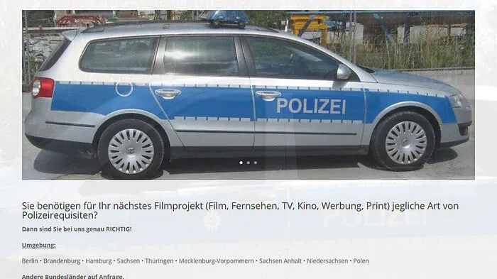 Täuschend echt: eines der Polizeiautos der Firma