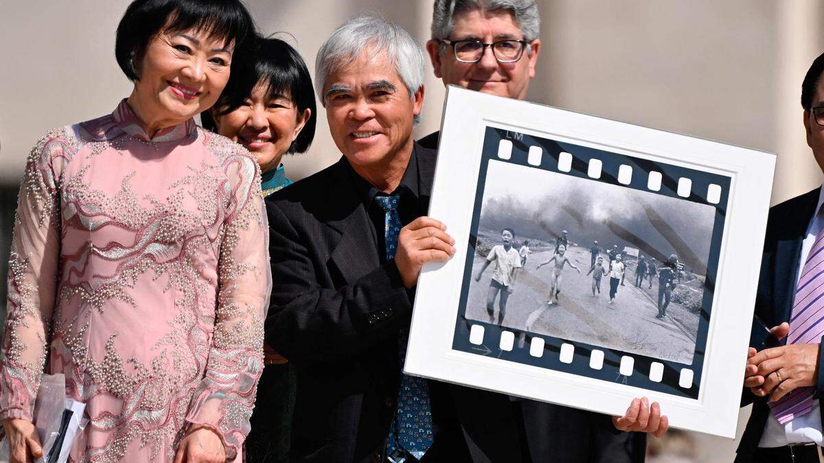 Fotograf Nick Ut und Kim Phuc  mit dem weltberühmten Foto vom Vietnamkrieg