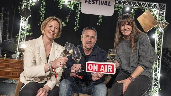 Beim Kleine-Zeitung-Podcast-Festival in Klagenfurt plauderten Sabine David und Petra Egger mit Host Georg Hoffelner über die Zukunft des Kärntner Weinbaus.