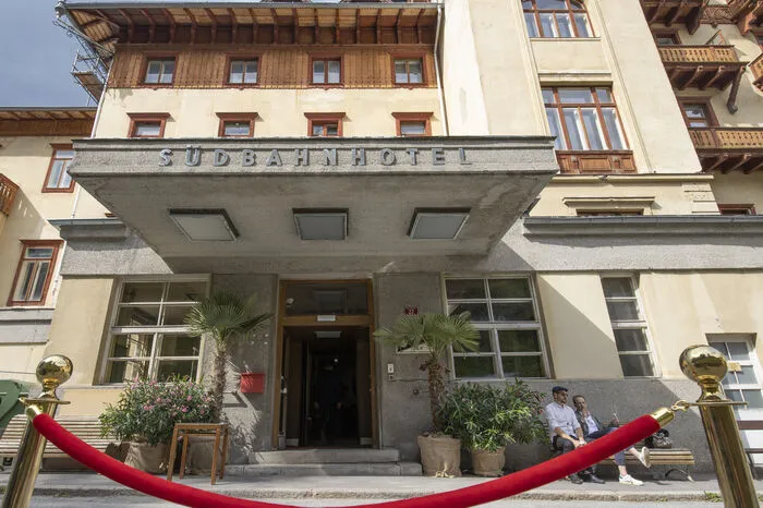 Außenansicht des Südbahnhotels