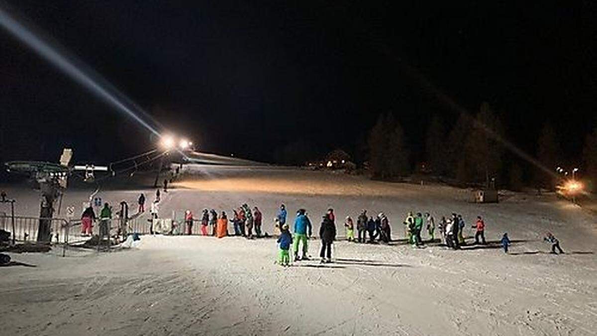 Jeden Mittwoch in den Ferien kann man von 18 bis 20 Uhr auf der Hochrindl Skifahren