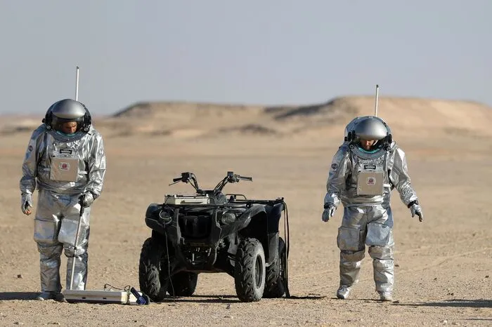 Die Astronauten und Wissenschafter werden genug zu tun haben. "Für den Monat in der Wüste haben wir natürlich zahlreiche Experimente geplant", ließ Sophie Gruber vom ÖWF wissen. "Es soll schließlich nicht langweilig werden", fügte sie schmunzelnd hinzu.