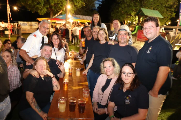 Tina Hachenberger kam mit 15 FF-Kammerraden von der Partnerfeuerwehr aus 1200km aus Niederjosbach angereist.