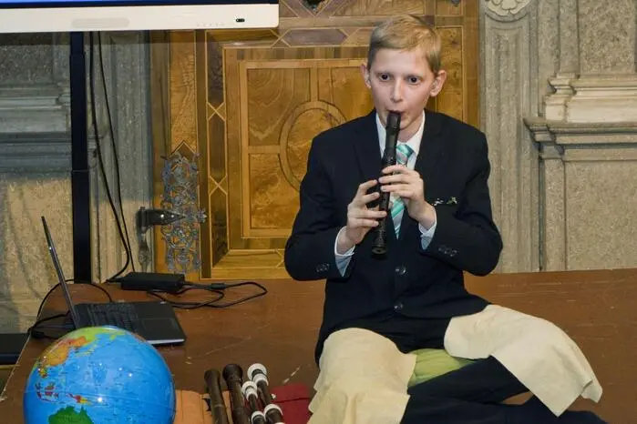  Der 12-jährige Blockflötist Alexander Umundum, bereits vielfach ausgezeichnet, begeisterte mit technischer Brillanz, begleitet von Robert Pöch am Klavier.