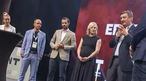 Beim "Mint me up!"-Treffen standen auch WK-Kärnten-Präsident Jürgen Mandl und Landesrat Sebastian Schuschnig auf der Bühne 