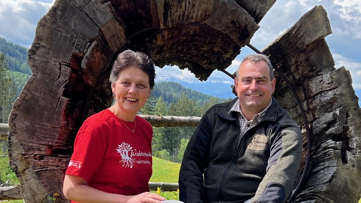 Die Jagd- und Waldpädagogen Christine Schweiger und Gerhard Gruber