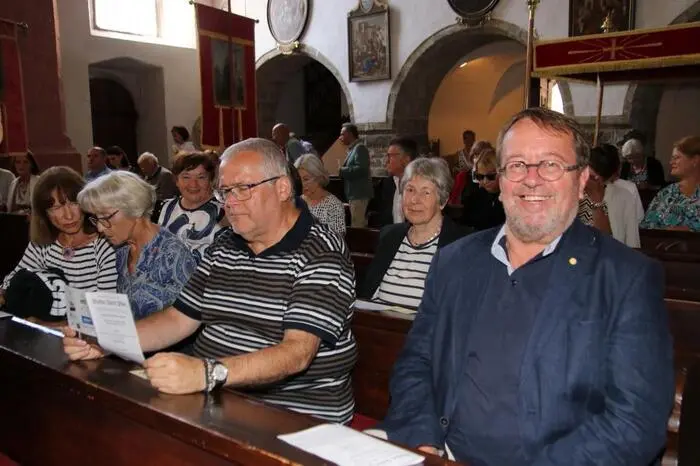 Die Besucher in der voll besetzten Pfarrkirche dankten mit herzlichem Applaus.